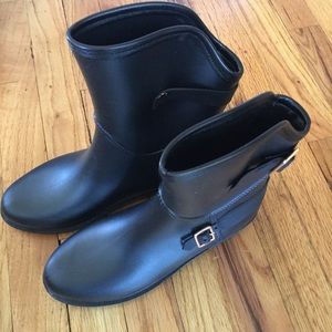 Women’s Black Boot US size 9 New in Box RainBoot